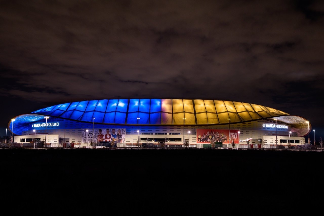 El Wanda Metropolitano también se tiñe con los colores de la bandera