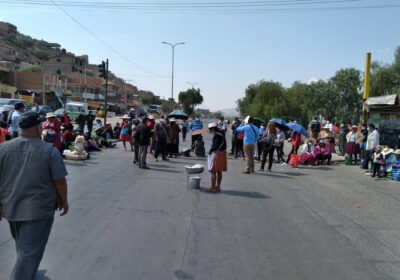 #Ultimo Vecinos del Distrito 8 de la ciudad de #Cochabamba bloquean la avenida Petrolera,…