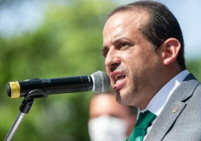 Ministro Lima afirma que Camacho debe estar notificado por el solo hecho de sabe