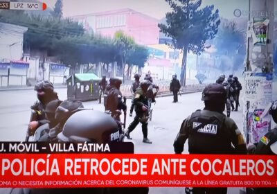 #Ultimo Policía retrocede ante la arremetida de cocaleros de Los Yungas que buscan recuperar…