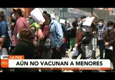 Largas filas para la vacunación en La Paz