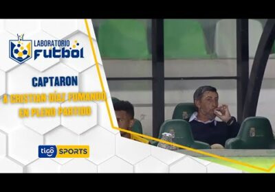 Cámaras de Tigo Sports captaron a Cristian Díaz fumando en pleno partido.