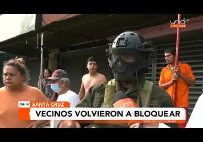 Vecinos retoman sus puntos de bloqueo a pesar de que la policía procedió a despejar las vías