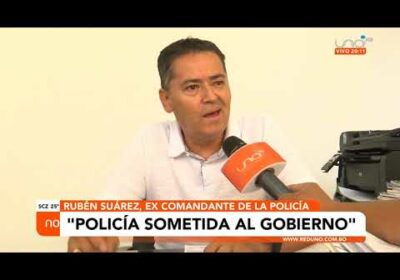 Excomandante observa a una policía amordaza y sometida al Gobierno