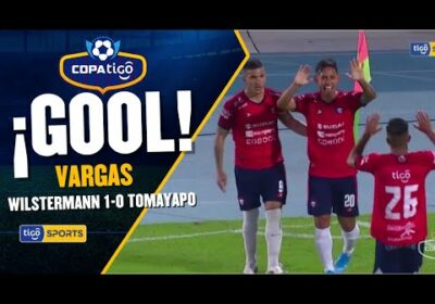 ¡Gol de Wilstermann! Rodrigo Vargas con una buena peinada en el primer palo y pone en ventaja