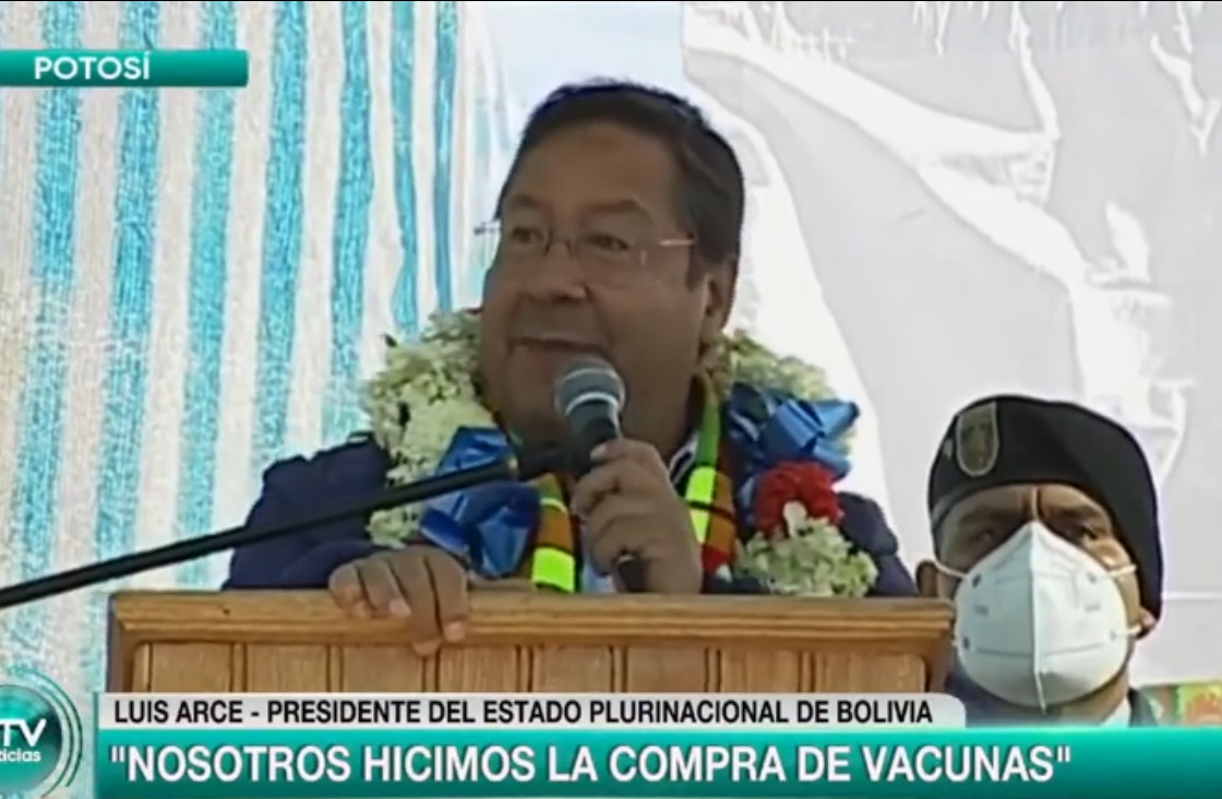 Arce exhorta a bolivianos a hacerse vacunar