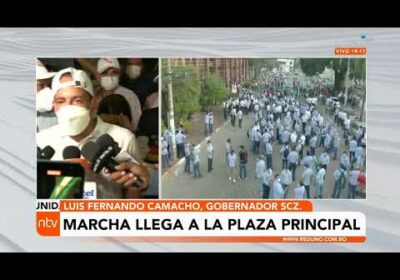 Camacho presente en la marcha cívica