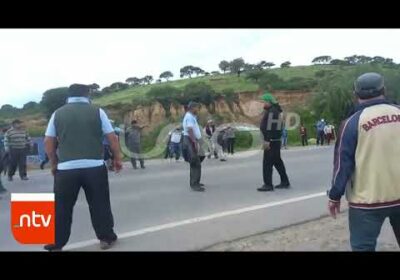 Choferes de surubíes se enfrentan en Parotani por las rutas | Notivisión | Cochabamba