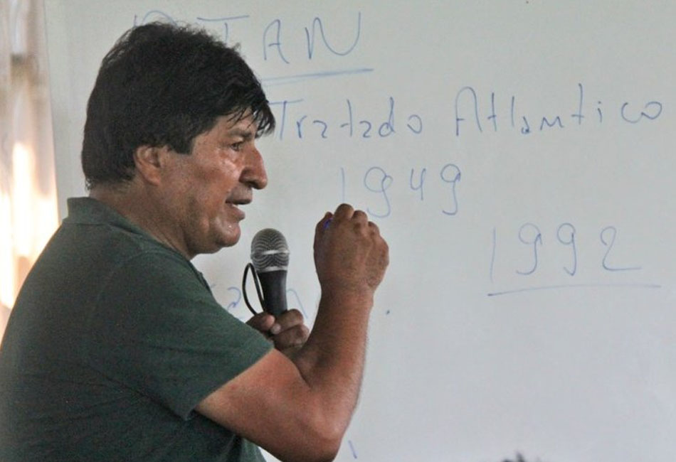 Morales sostiene que Rusia no está invadiendo, sino solo está ‘sentando soberanía’