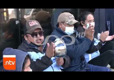 Trabajadores de la alcaldía de Colcapirhua exigen el pago de sueldos adeudados hace 2 meses