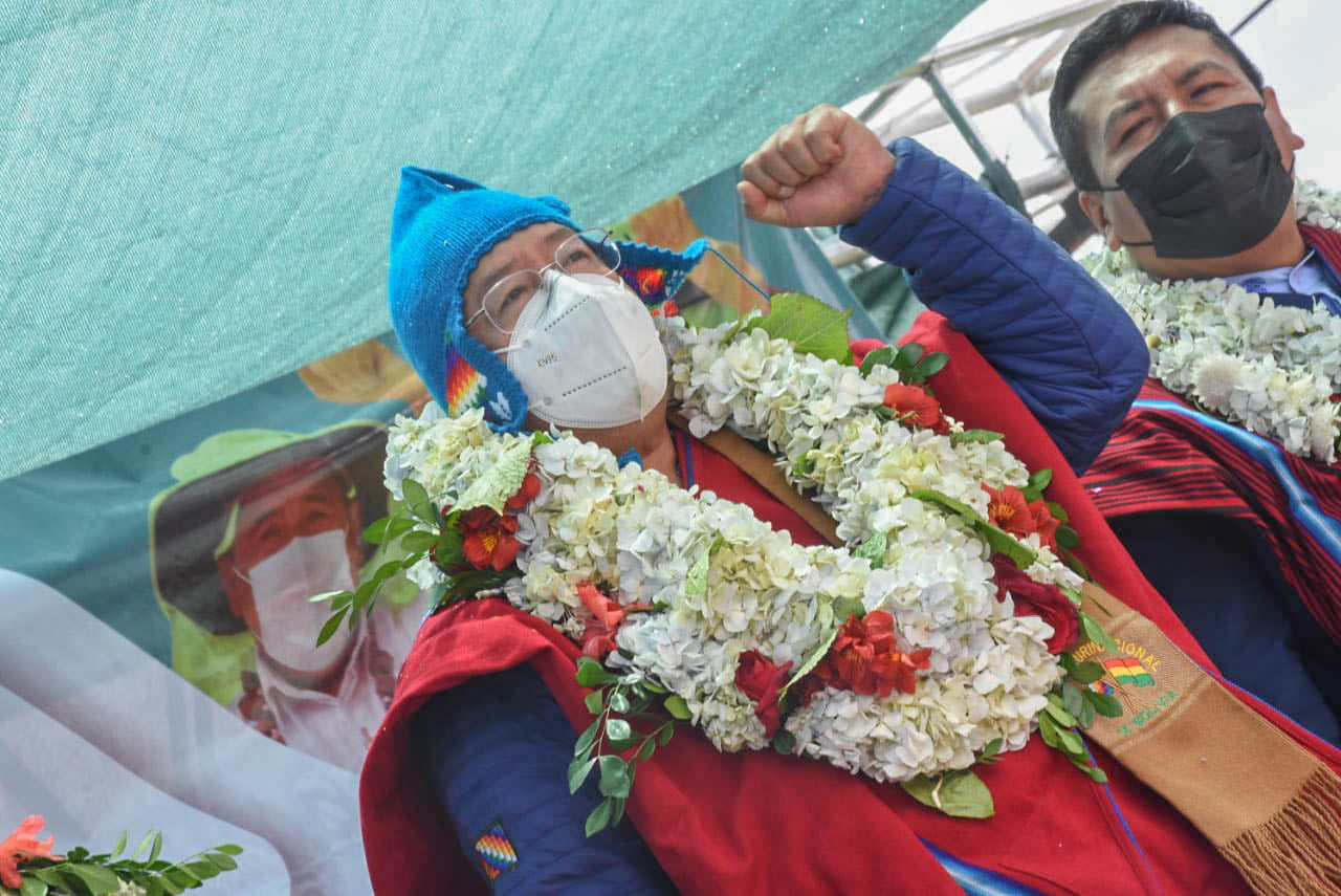 El Alto: Vecinos del Distrito 4 se benefician con la ampliación del alcantarillado sanitario