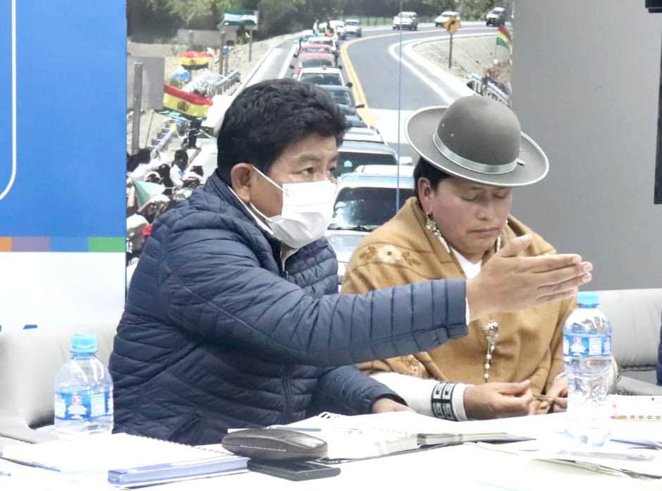 Pobladores de la provincia Ingavi levantan bloqueo en ruta a Desaguadero