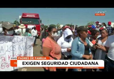 Bloquean carretera al norte