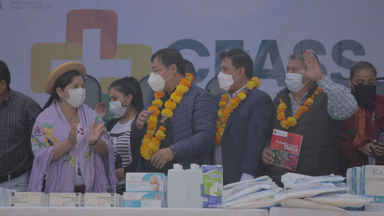 Arce entrega equipamiento médico y medicamentos de un valor de Bs 46 millones en Tarija