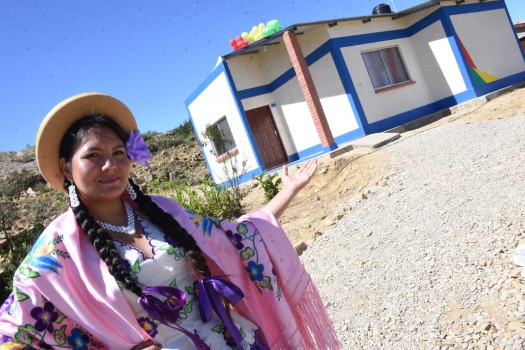 Familias de la provincia Cercado de Tarija estrenan 118 viviendas sociales