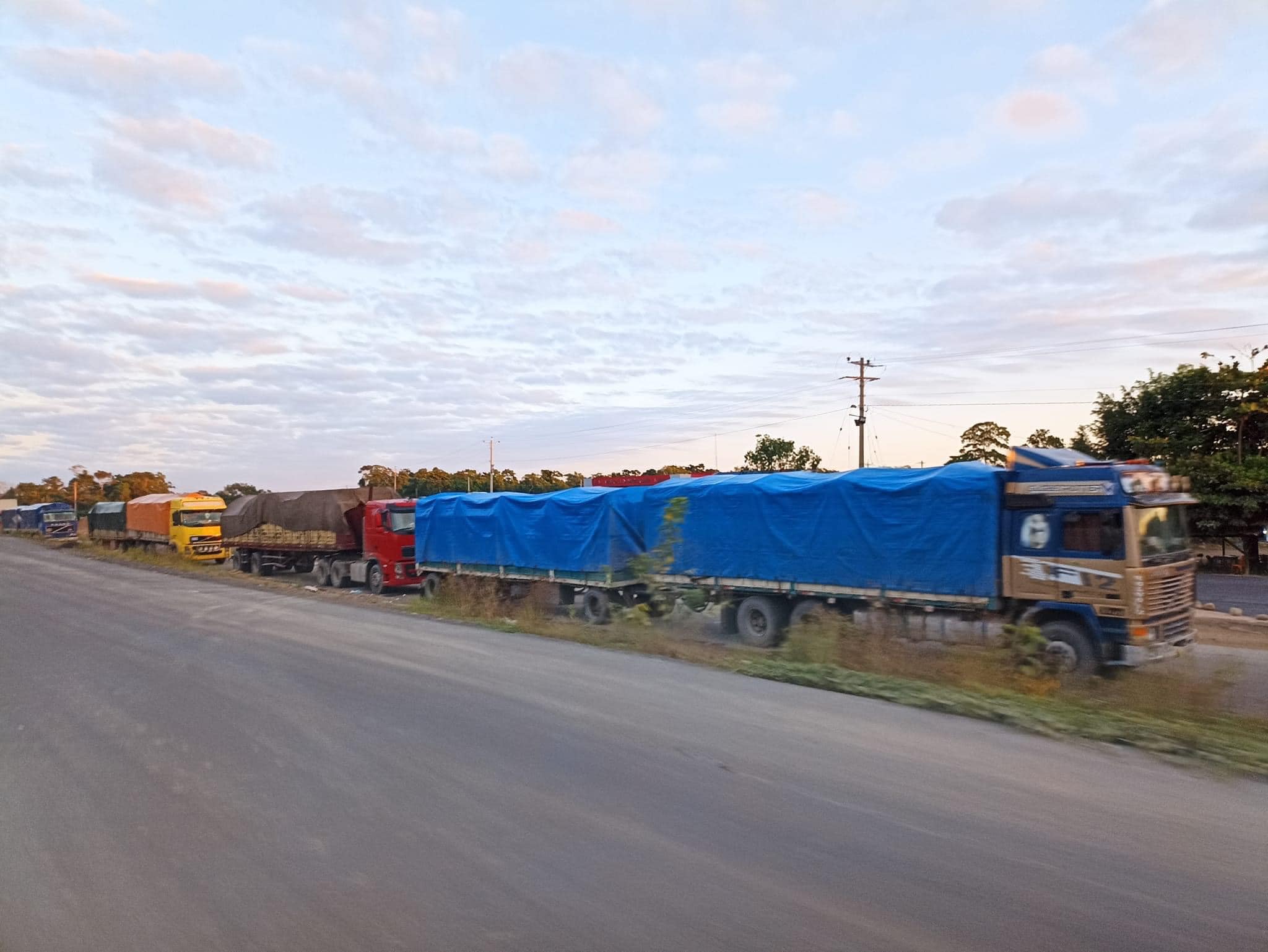 2do Día De Bloqueo En La Ruta Santa Cruz Cochabamba Deredestv 3157