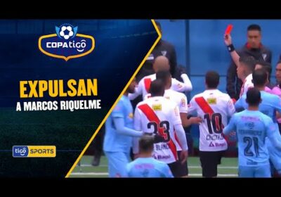 ¡Expulsado Riquelme! El ‘Pelado’ reclamó de manera desmedida y vio la amarilla en dos ocasiones