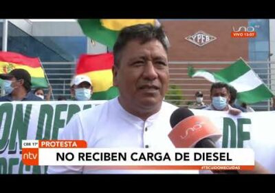Federación de transporte pesado bloquea oficinas de YPFB