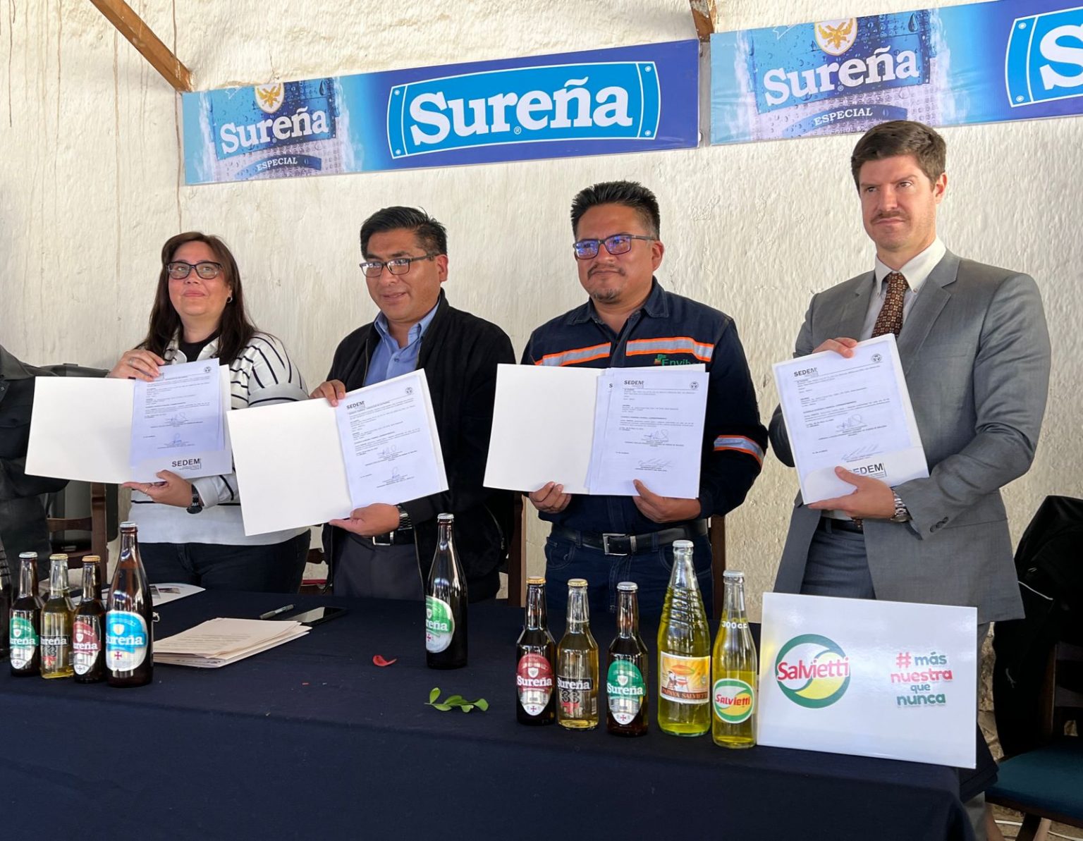 Chuquisaca: Envibol proveerá envases de vidrio a las empresas Salvietti y Sureña