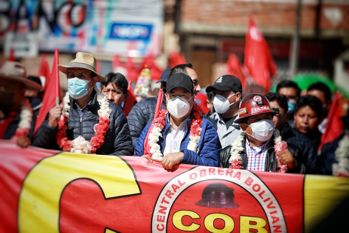 El presidente Luis Arce conmemora el Día del Trabajo con una masiva marcha en Oruro