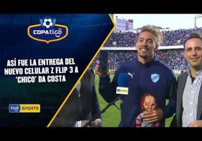 Así fue la entrega del nuevo celular Z flip 3 a ‘Chico’ Da Costa por ser el jugador Samsung