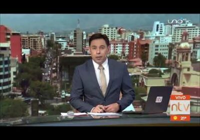 Un bus chocó con una camioneta y una vivienda dejando tres personas heridas