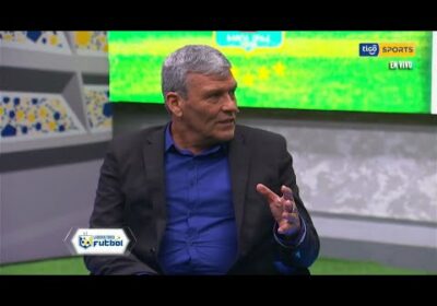 Néstor Clausen: “El error nace cuando el árbitro quiere controlar el partido con tarjetas”.