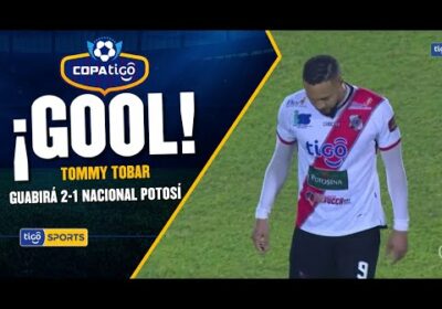 ¡Gol de Nacional Potosí! Tommy Tobar no falla desde el punto penal y descuenta en el marcador.