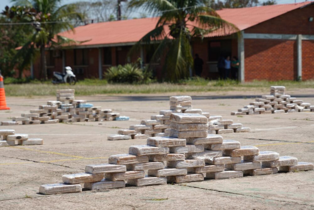 Fuerza antidroga secuestra más de 450 kilos de cocaína y aprehende a dos hombres en Beni
