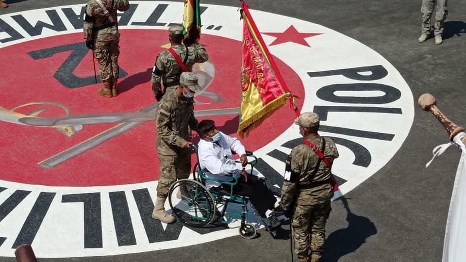 FFAA entrega libreta de servicio militar a 130 personas con discapacidad