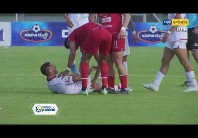 😅 Momento Incomodo fue la presión poco amigable de Álvarez a Huayhuata.