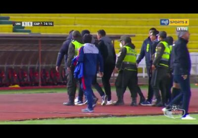 ¡Humberto Viviani expulsado! El entrenador fue expulsado y tuvo que intervenir la policía