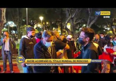 #TigoSportsNoticias 🚨 Sucre acompañó el título mundial de Moscoso. En la histórica plaza 25 de mayo.