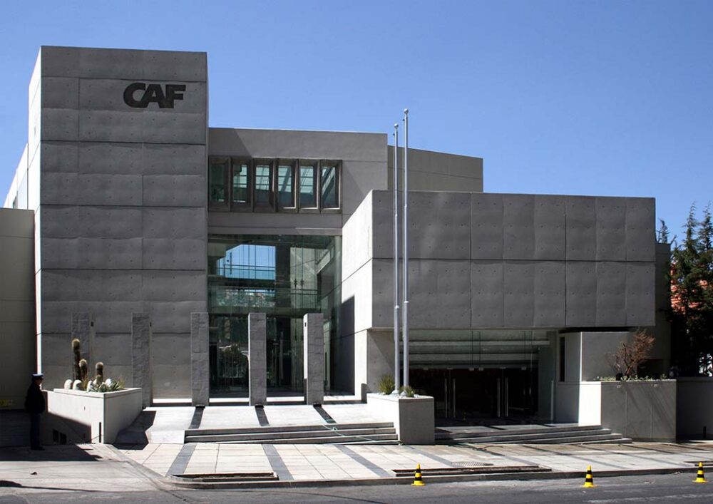 Diputados aprueban crédito de $US 400 millones para proyectos de alcaldías y gobernaciones