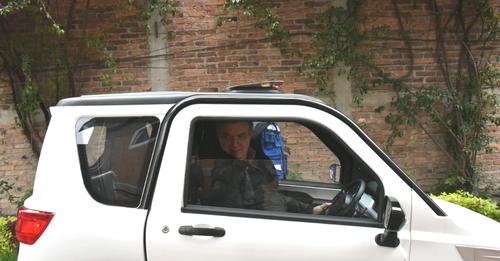 Canciller de México muestra en sus redes el vehículo eléctrico Quantum