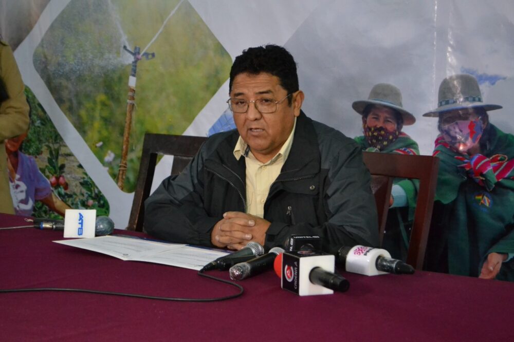 Gonzales llama al diálogo a cocaleros y aclara que el mercado de coca no es un edificio, sino la transacción