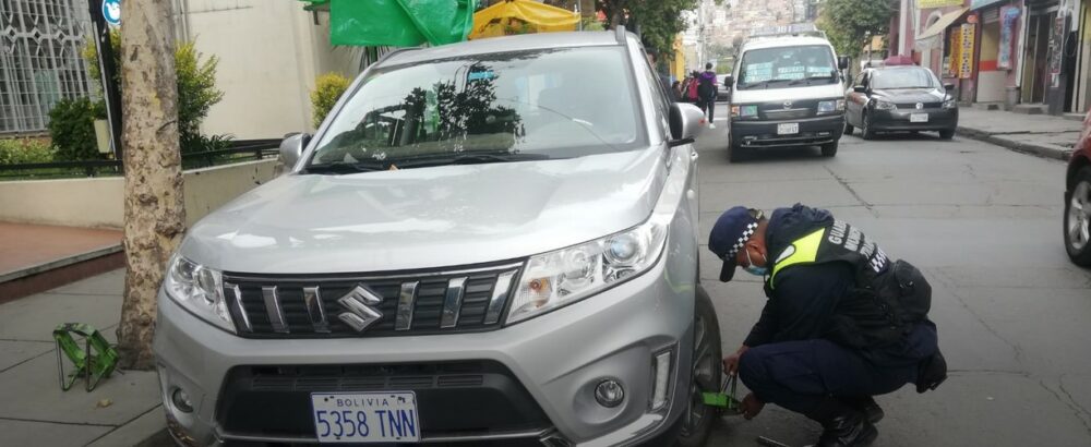 Arias entregará a privados mingitorios y parqueos públicos