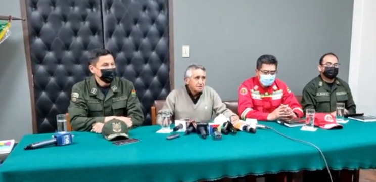 Cocaleros afines a Machicado utilizan llantas y pelotas rellenas de dinamita y anfo