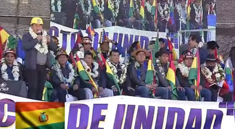 Trabajadores constructores afirman que defenderán la democracia y exigen a la derecha política que los dejen trabajar