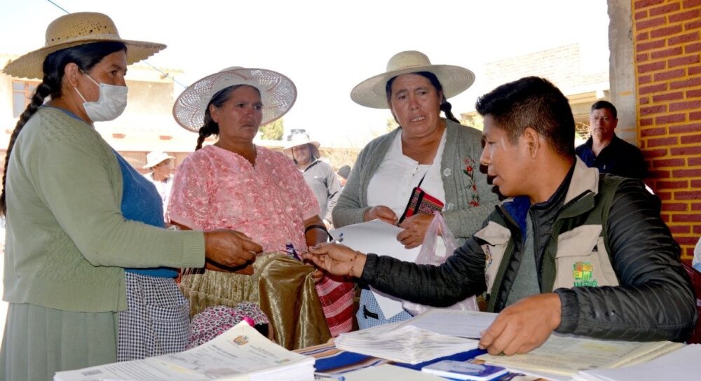 INRA: La equidad de género en la tenencia de tierra avanza a paso firme en Bolivia