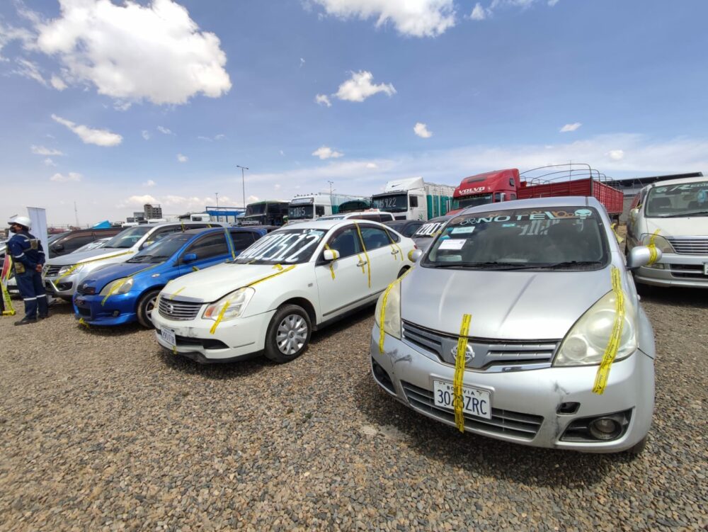 Comisan 57 vehículos indocumentados valorados en Bs 7 millones en La Paz y El Alto