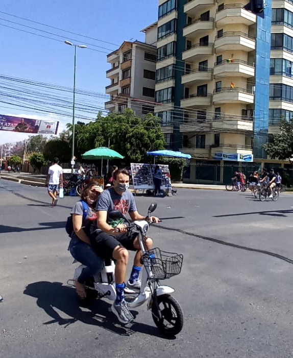 Scooters y bicis eléctricas: La transición energética se siente en el Día del Peatón