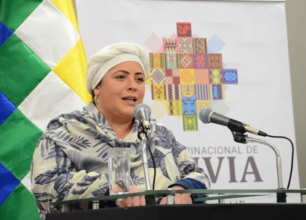 Ministra Prada le recuerda a Camacho que “no es Santa Cruz” y que sus acciones no están en sintonía con la población