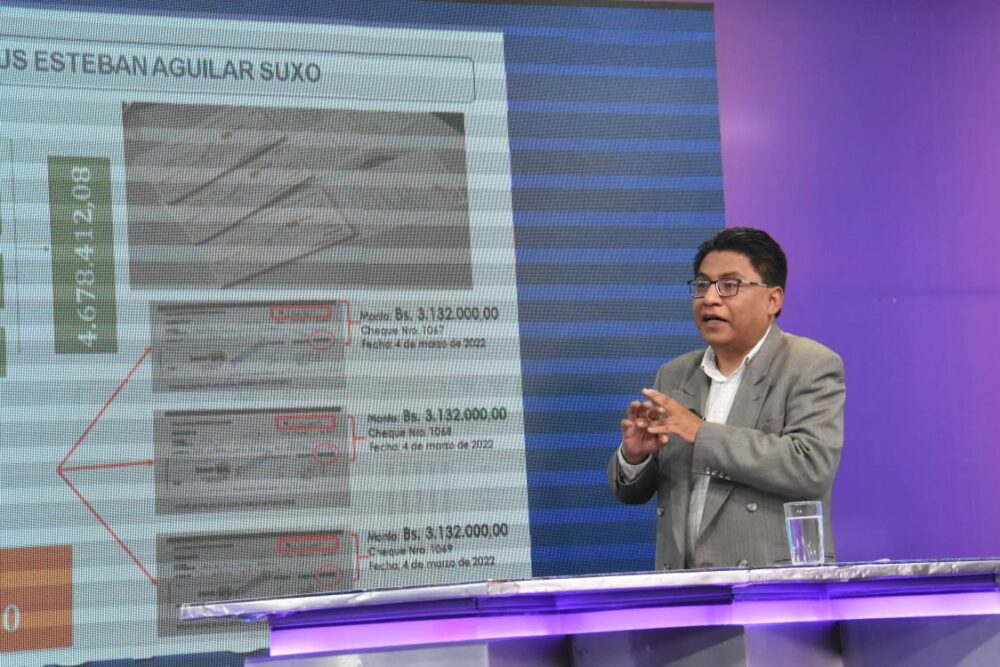 El Gobierno garantiza la construcción de la doble vía Sucre-Yamparáez