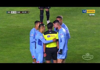 ¡Momento lleno de tensión en el Siles! La tarjeta roja para Fernández desató la furia de Sávio