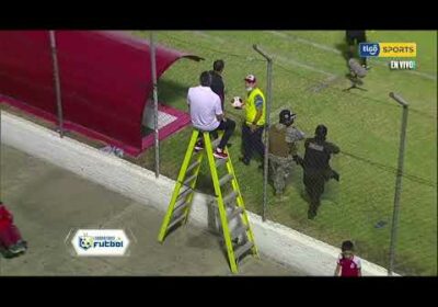 Esta es la manera poco usual de dirigir de Mauricio Soria. 😅