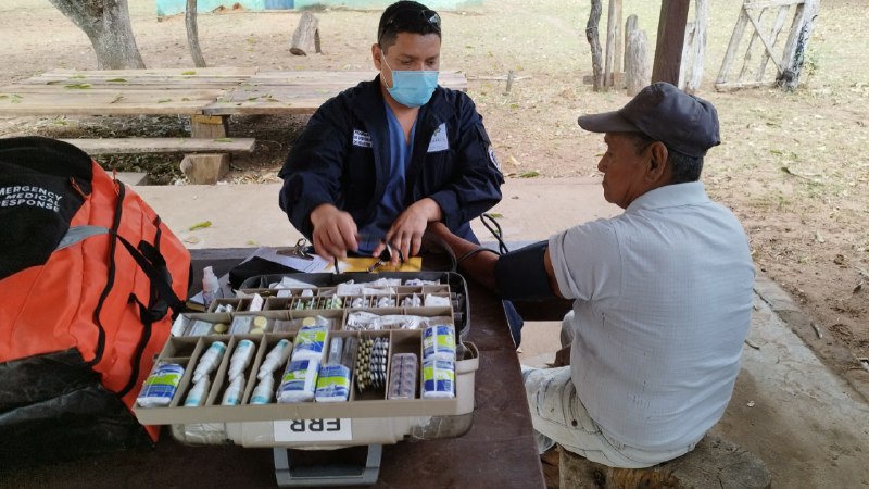 Brigadas médicas efectúan más de 350 atenciones en zonas de incendios en Roboré