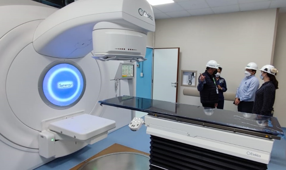 Centro de Medicina Nuclear y Radioterapia de Santa Cruz habilita línea 3-3180035 para informar a personas con cáncer sobre servicios