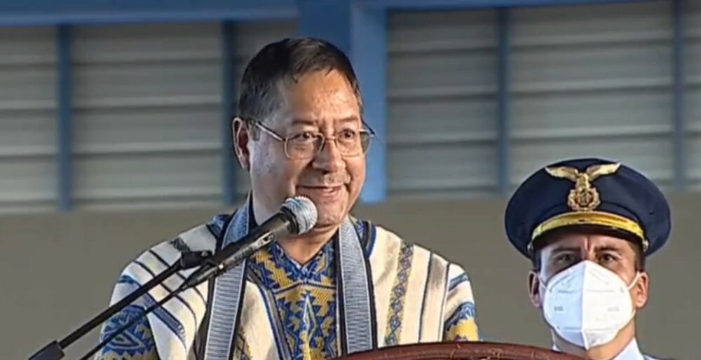 Arce entrega moderno coliseo y un mercado en Charagua por más de Bs 5 millones