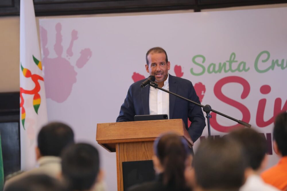 Camacho, sumido en la tercera denuncia de corrupción en menos de año y medio al frente de la Gobernación